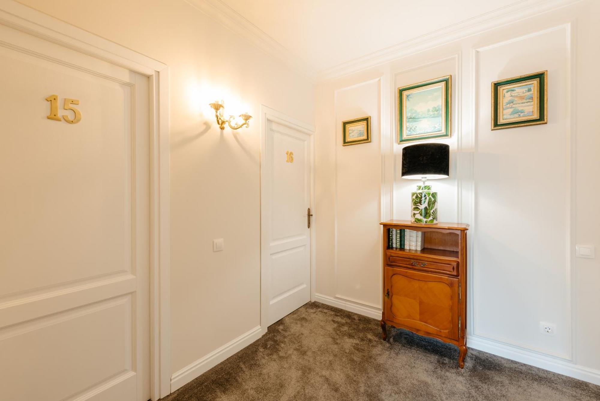 Ateneea Luxury Rooms Cluj-Napoca Exterior photo